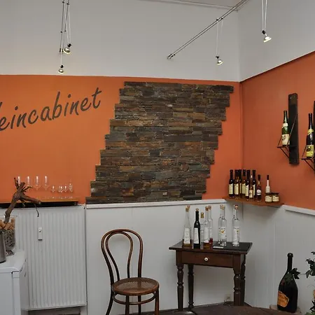 Adelheid Moselhype&wine 3*