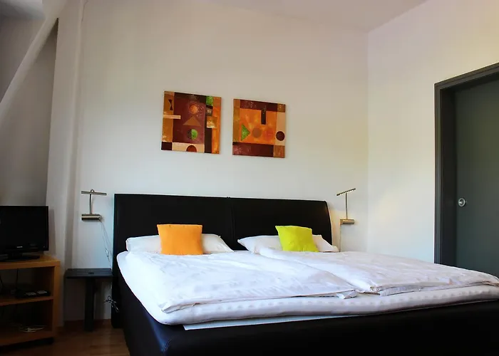 住宿加早餐酒店 Adelheid Moselhype&wine 摩泽尔河畔的泽尔